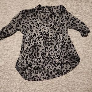 Babaton- front knot top